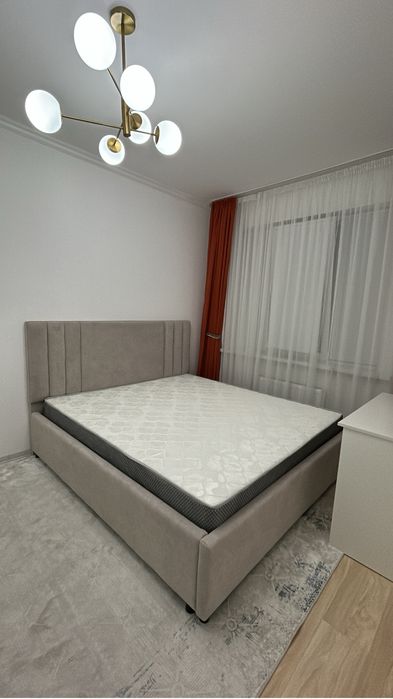 Двуспальная кровать