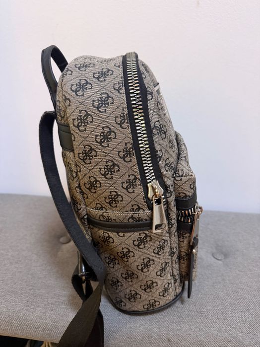 Раница Guess, дамска
