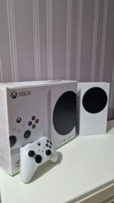 Xbox Series S 512GB с 1 оригинальным геймпадом и топовыми играми