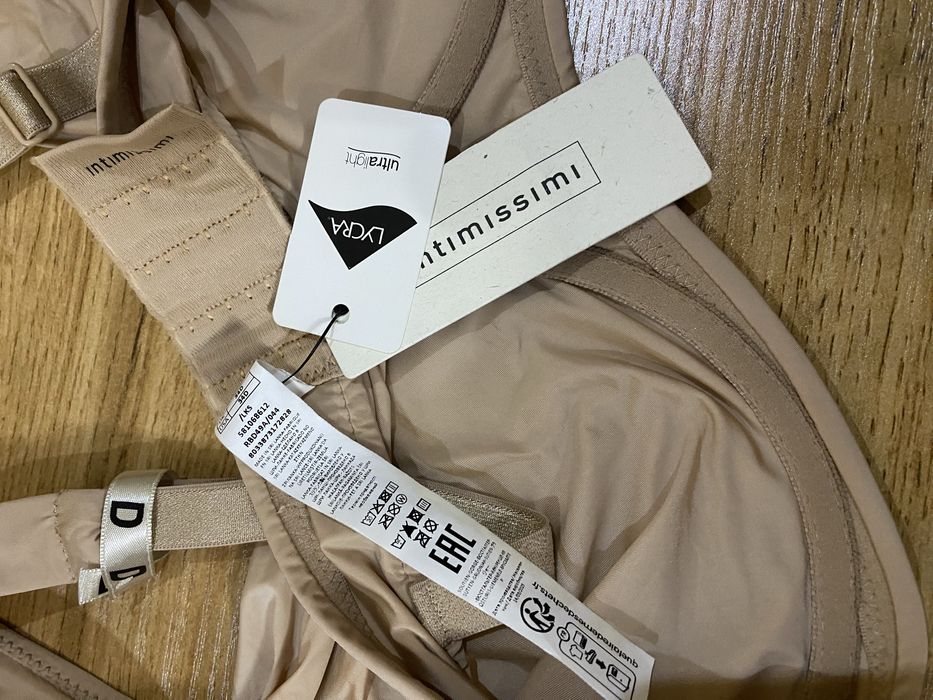 Новый оригинальный бюстгальтер Intimissimi Ultra Light, размер 85D