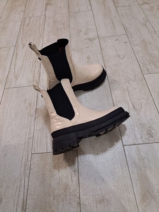 #Дамски боти #страхотни##