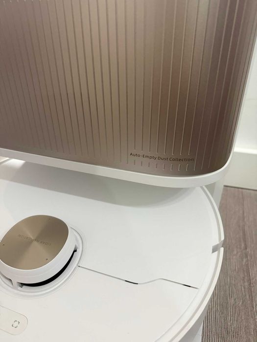 (RESIGILAT) Aspirator robot Dreame L40 Ultra GARANTIE 12 luni