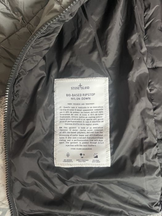 Продавам мъжко яке Stone Island