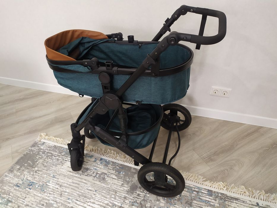 Продам новую коляску