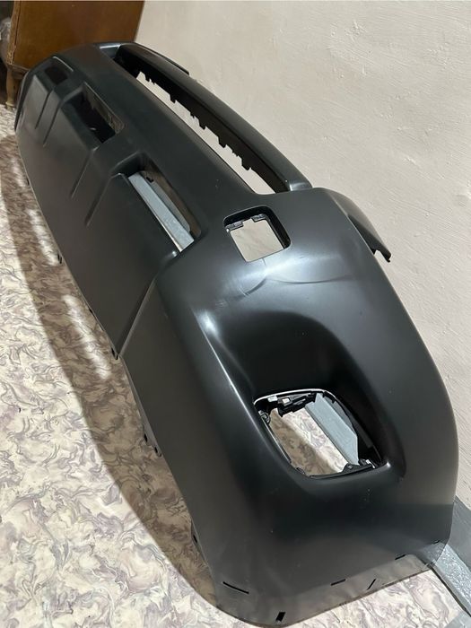 Бампер на  Toyota Rav4