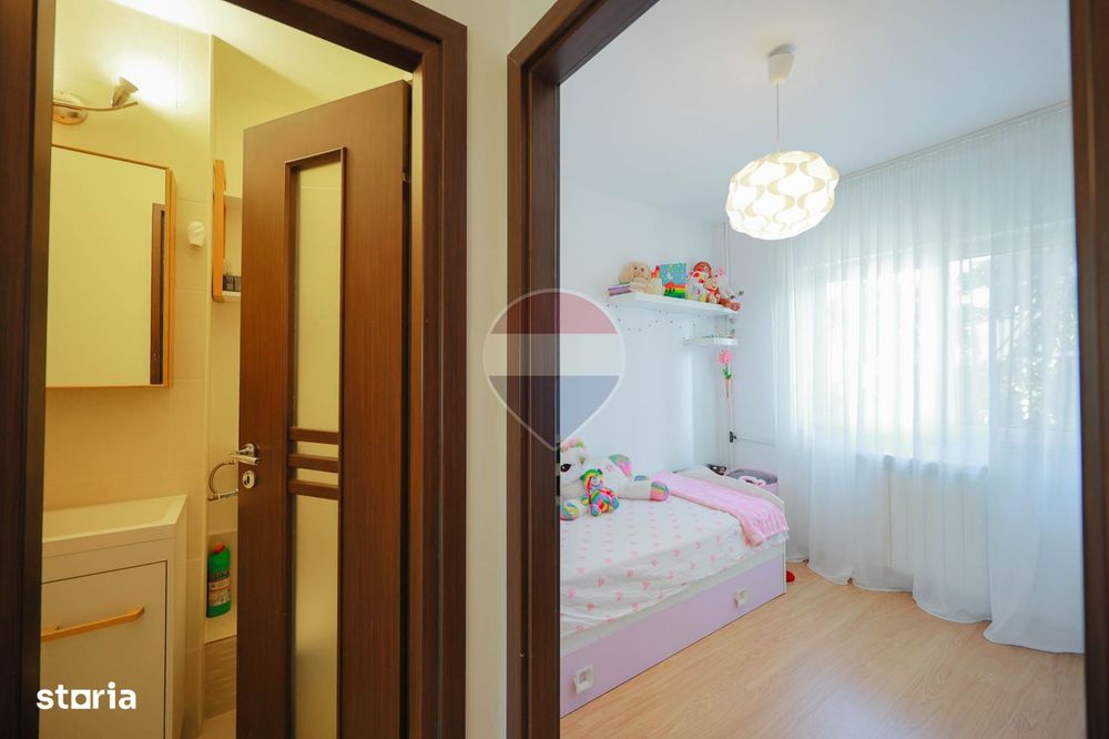 De vânzare apartament cu 4 camere și un loc de parcare, în Rogerius