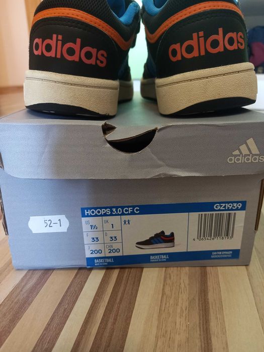Маратонки adidas номер 33