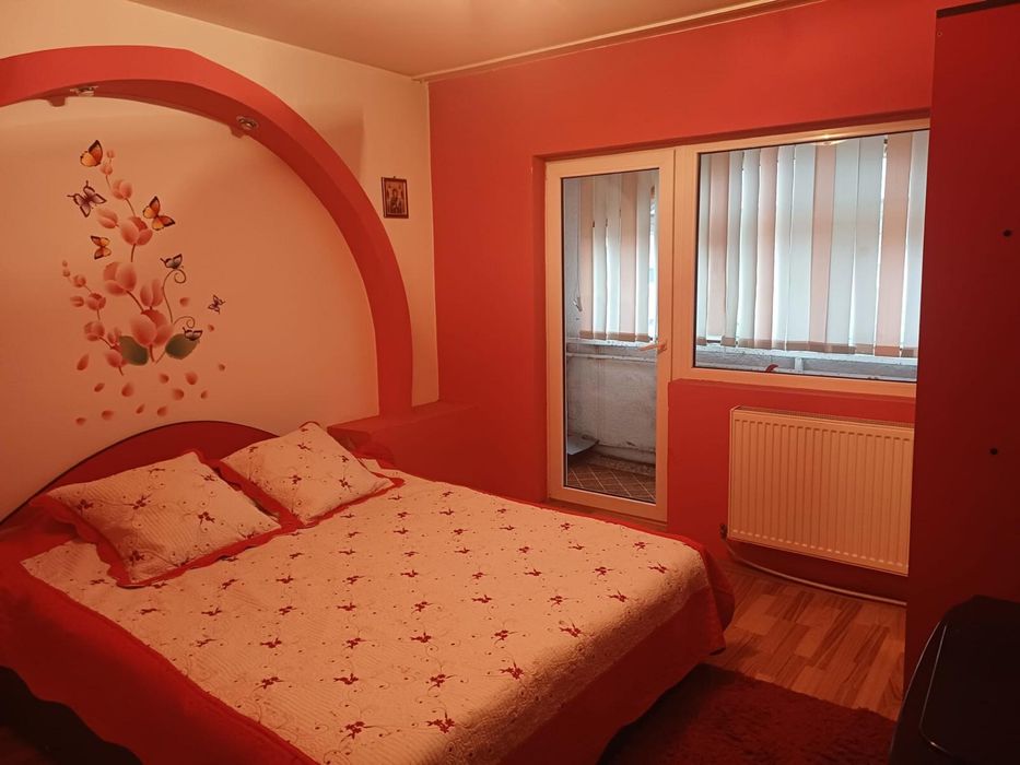 Vand apartament cu 3 camere Ramnicu Sarat (Bd 1 Decembrie 1918)