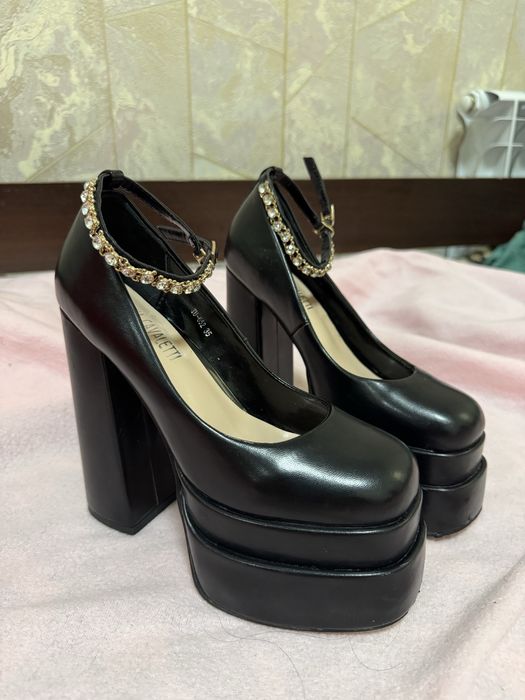 ТУФЛИ ПО 5 ТЫС. ТУФЛИ 35/36 размер