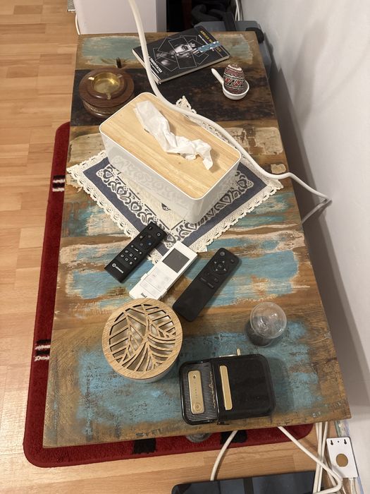 Măsuță de cafea din lemn reciclat