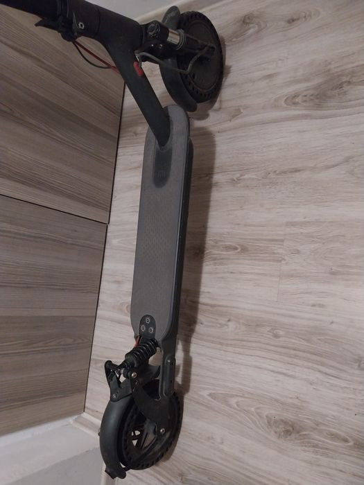 Trotineta Electrica Xiaomi M365 + Boxa JBL Go 3