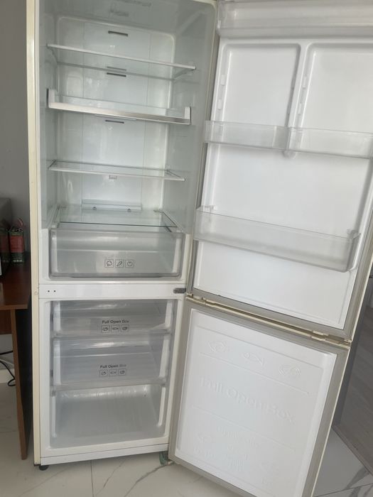 Продам холодильник