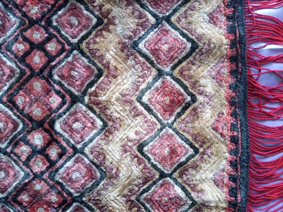 Ковор с ресни от социализма