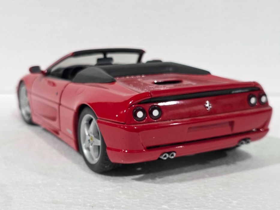 Macheta Auto 1/18 UT Models Ferrari F355 Spider