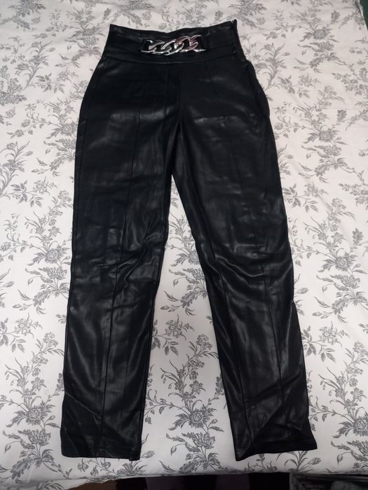 Pantaloni imitatie piele 2 perechi