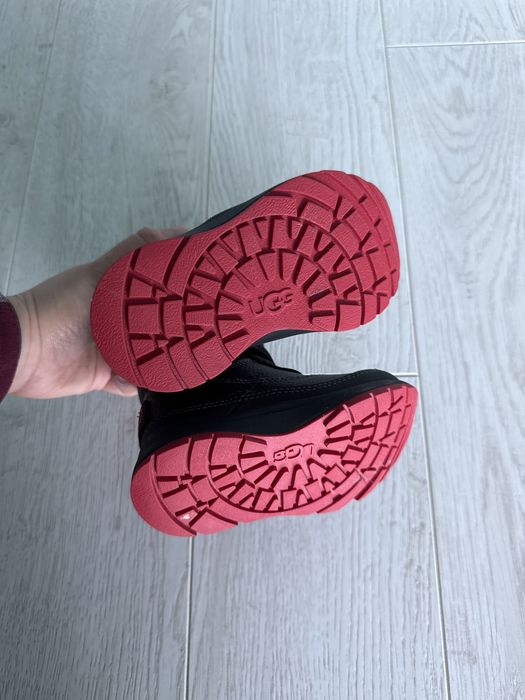 продам детские зимние ботинки