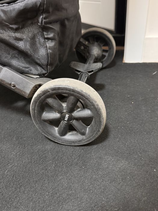 Продаю коляску EasyWalker Mini