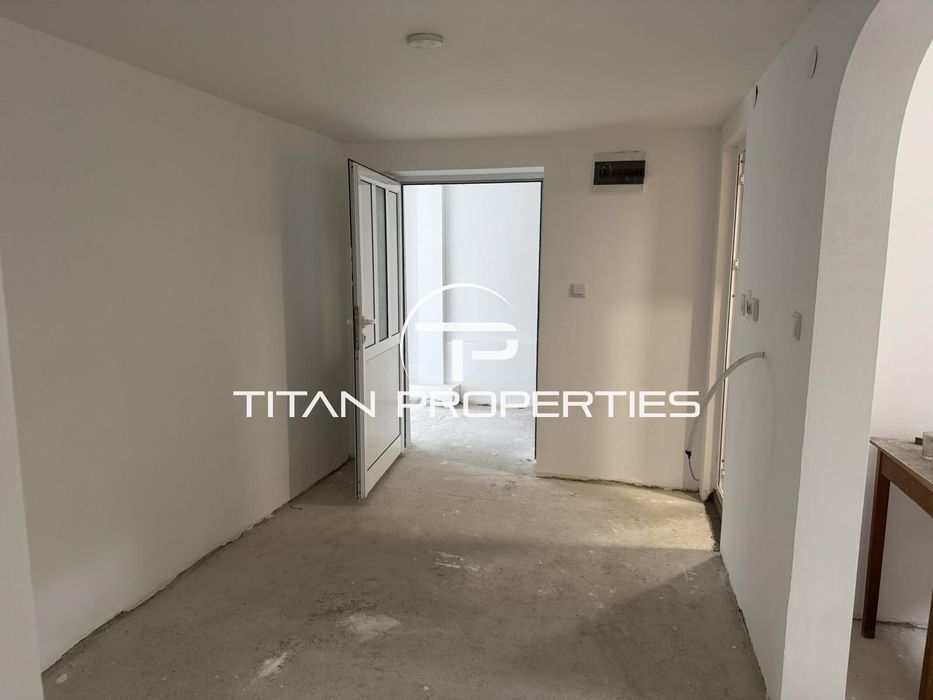 Продава се Етаж от къща в София, Иван Вазов - 64 кв.м за 704 €/кв.м - Снимка #1