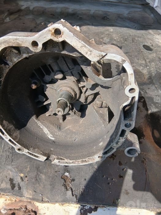 Changan  98 karobka zapchast xonanda xamma narsasi bor