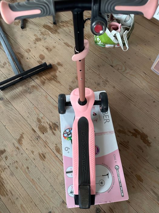 Trotinetă Globber e-Motion 4Plus