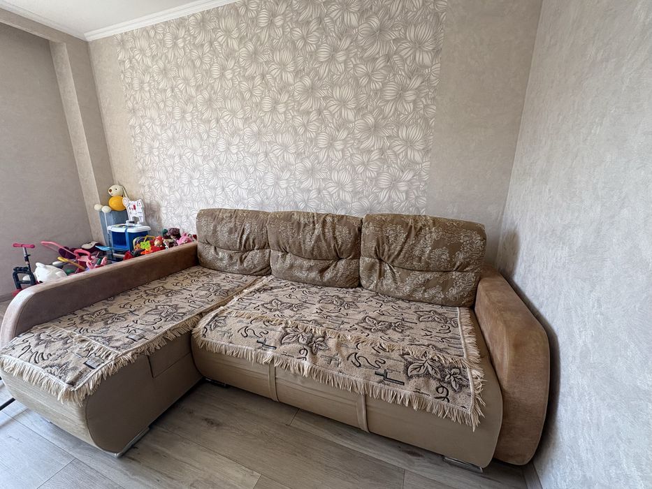 Продается б/у диван в хорошем состоянии