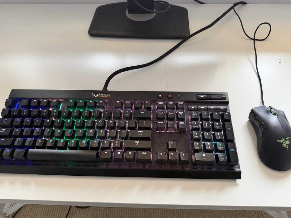 PC Complet: Calculator + Wifi + Gaming mouse si Tast Corsair