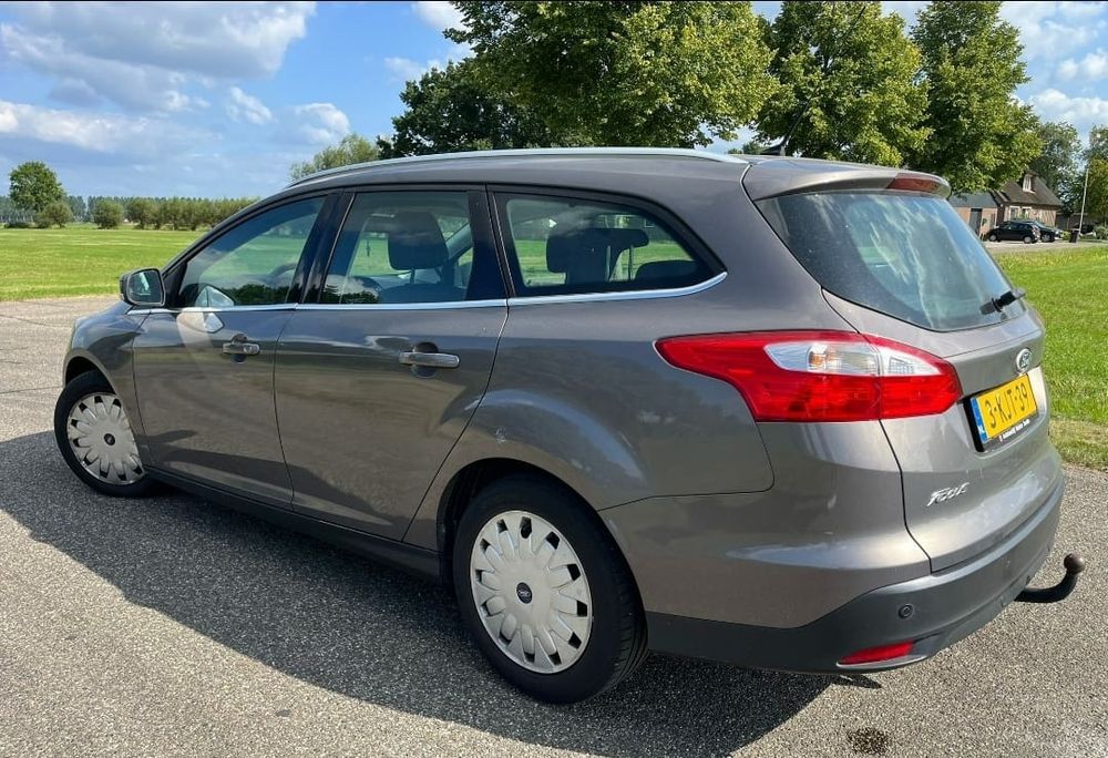 Ford Focus 1.6 Dci 105 cp Euro 5Titanium 2013.06  Led-Navi-Jante R16