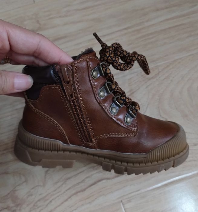 Ghete baiat marimea 24 LC Waikiki (15 cm)