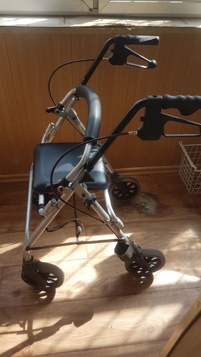 Коляска инвалидная для взрослых