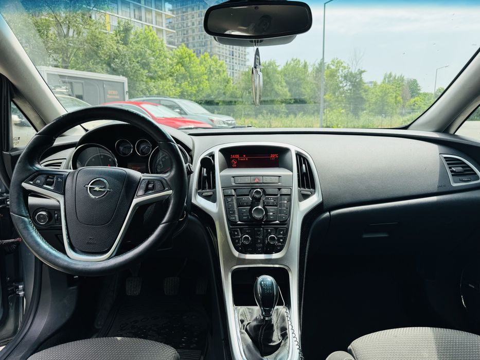 Opel Astra J 2012 2.0Cdti