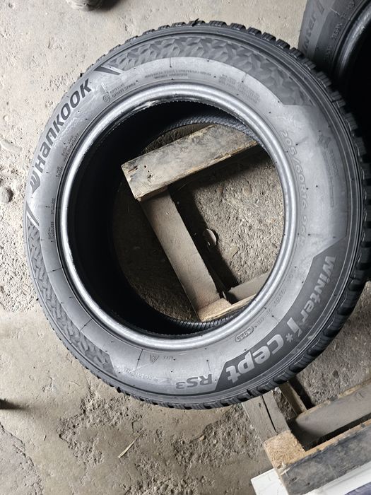 4 anvelope iarna 205 60 16 Hankook 2023