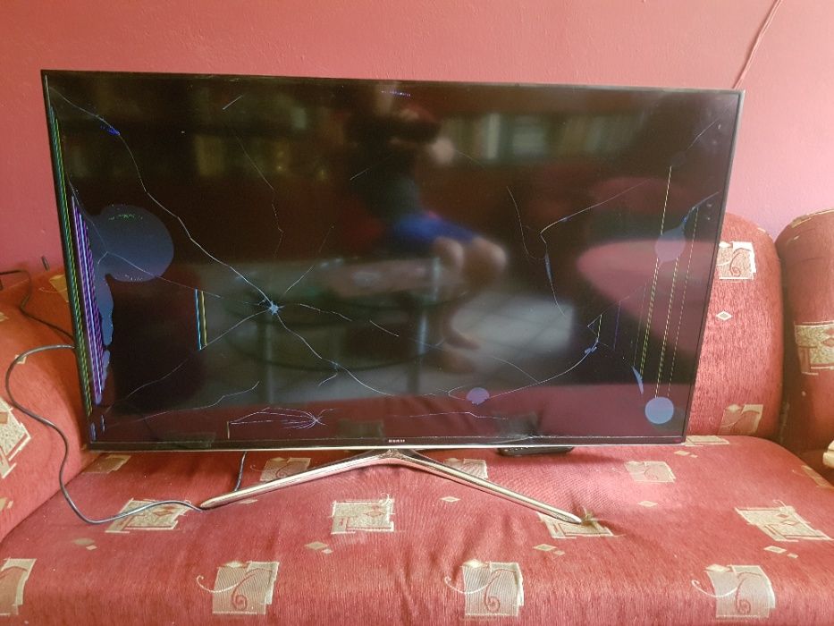 TV Samsung UE50H6200AW за ремонт или за части