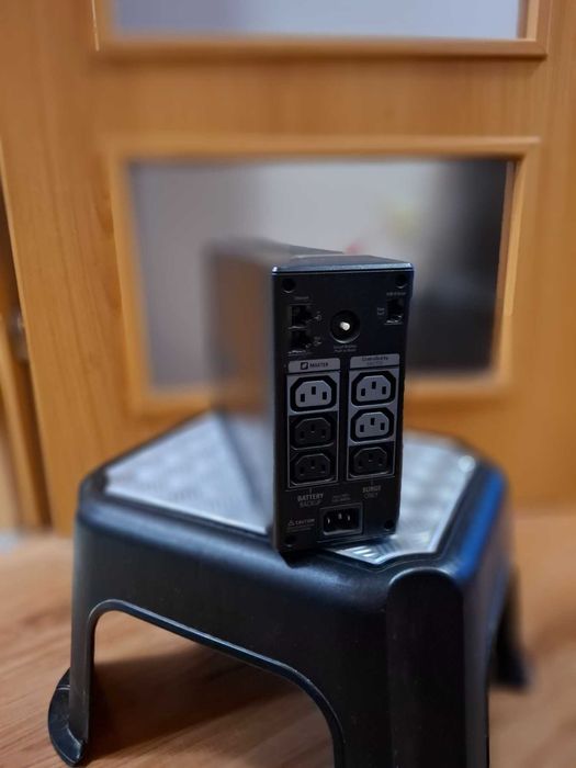 UPS APC Back-UPS Pro 550