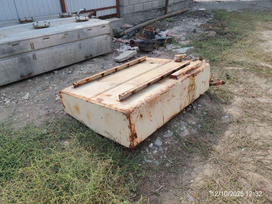 топливный бак б/у