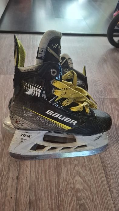 Продам юниорские коньки