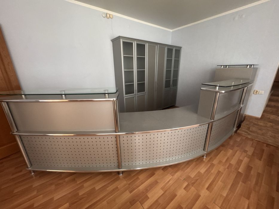 Офисные столы, кресла, шкафы, комоды