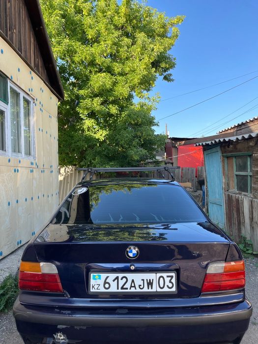 Продам бэху е 36 318i
