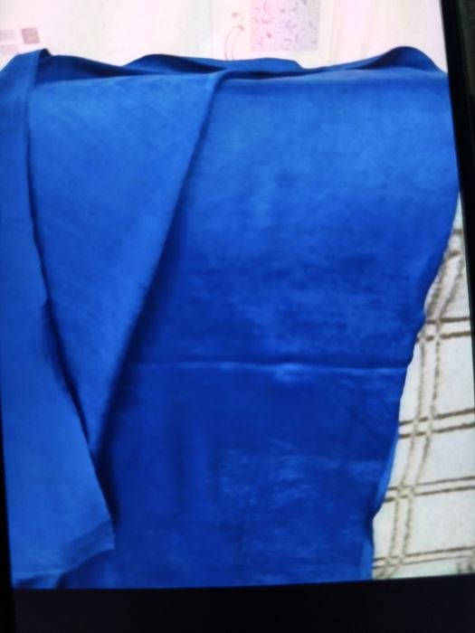 Отрезы ткани разных размеров и текстур