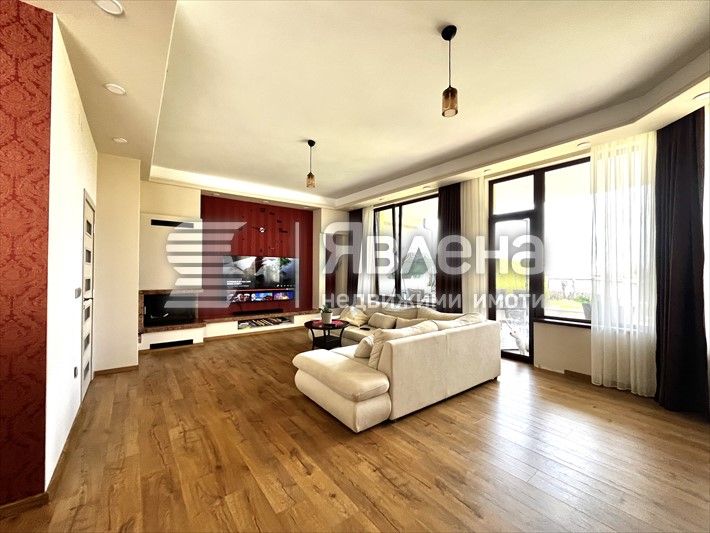 Продава се Къща в Варна, Чайка - 344 кв.м за 1250 €/кв.м - Снимка #1