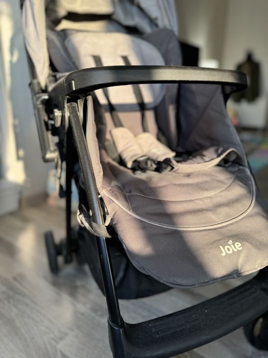Продается супер удобная коляска Joie (Англия) + подарок