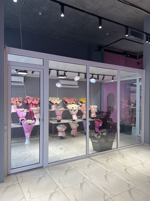 Пластиковые перегородки двери окна балконы