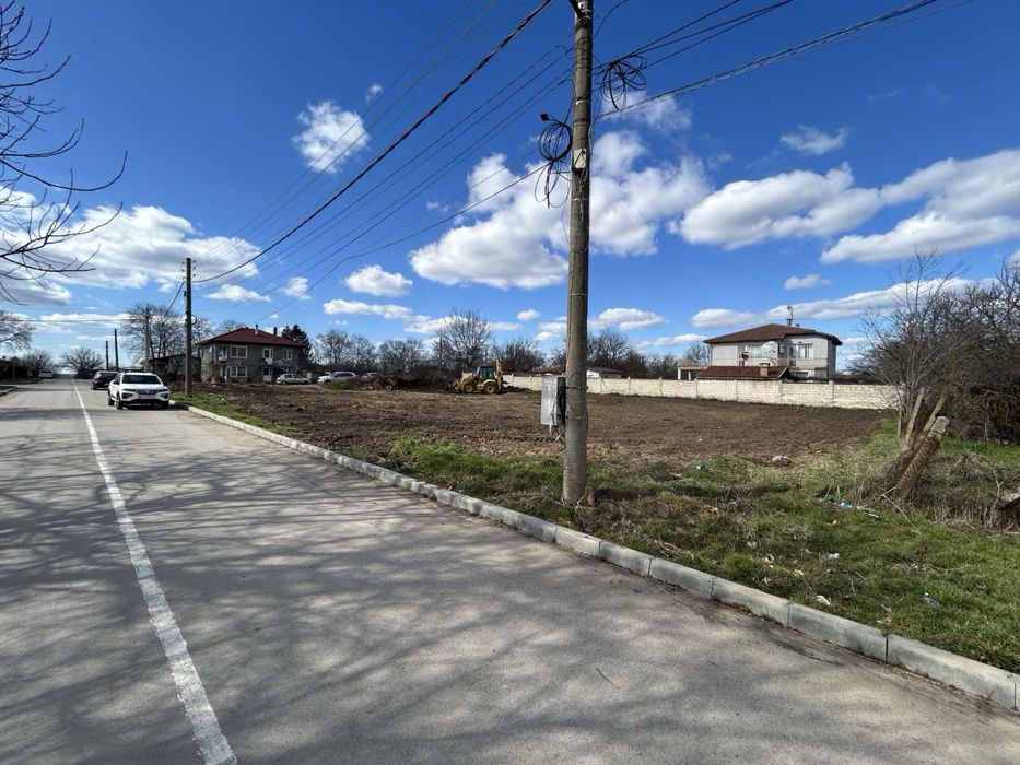 Урегулиран парцел 700 кв м с Стожер