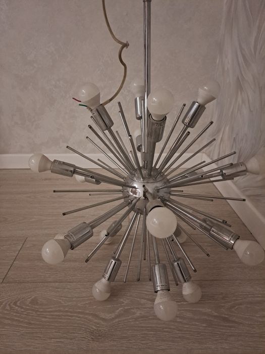 Продам люстру потолочную