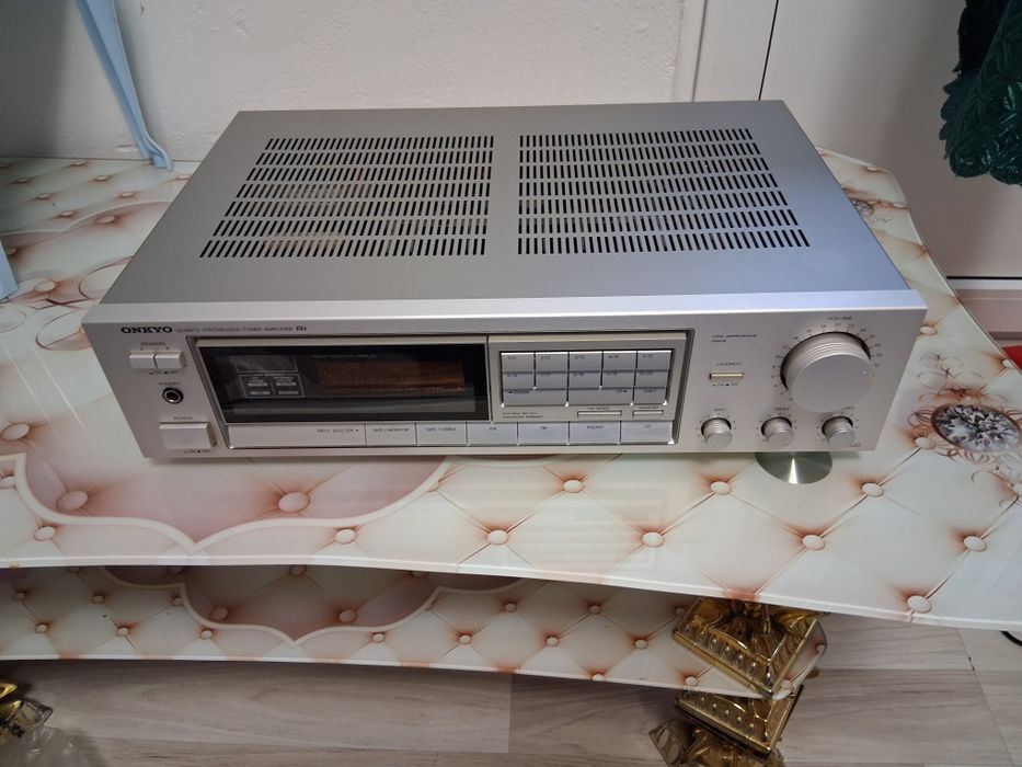 Vând amplificator ONKYO