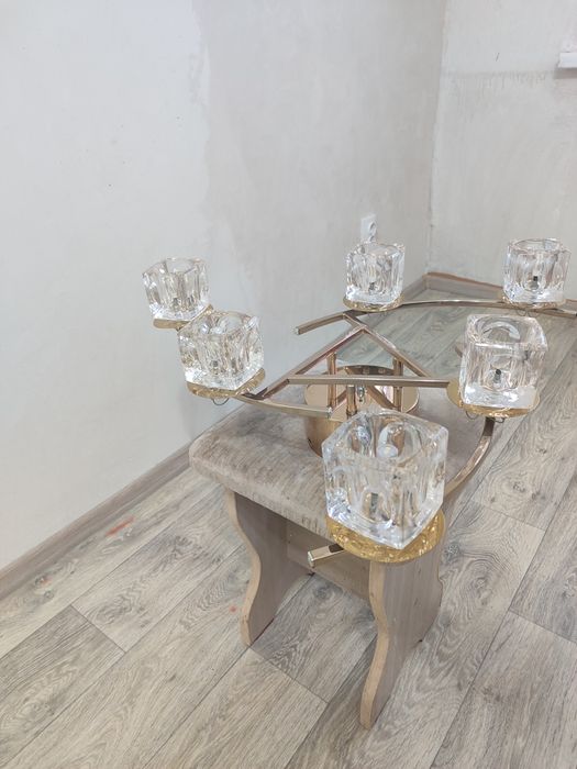 Продам люстру в рабочем состоянии