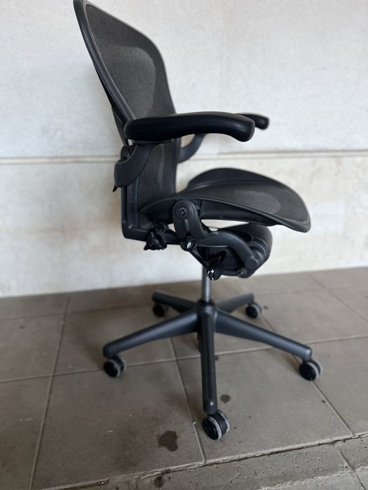 Eргономичен офис стол HERMAN MILLER AERON размер В