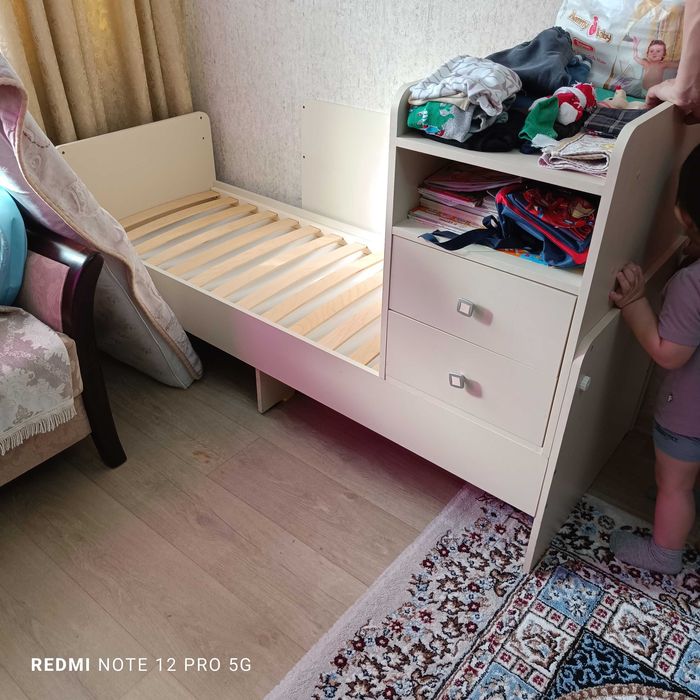 Продам детскую кроватку