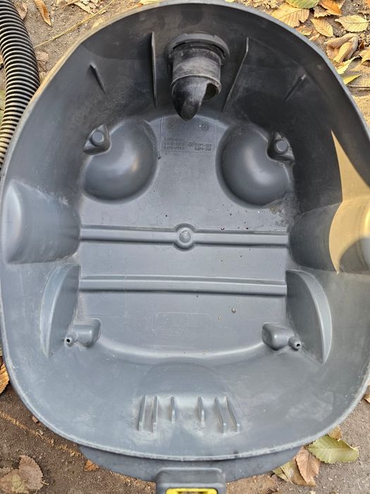 Профессиональный пылесос Karcher