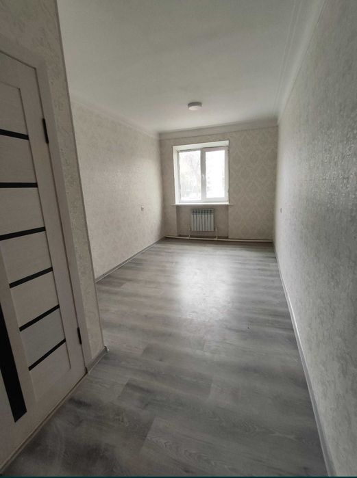 Миробат малосимейка 1 комнату на 2 этаже 4 этажного дома