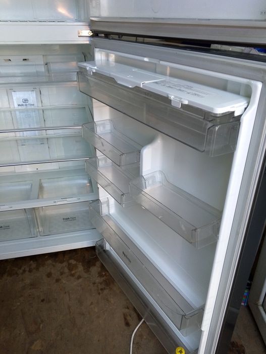 Frigider LG Inox-Argintiu,lățime 86cm, înălțime 180cm